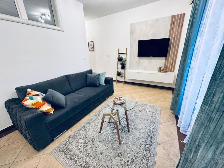 Beautiful Fully Renovated Apartment By The Sea, Large Balcony With Enchanting Views Neum Esterno foto