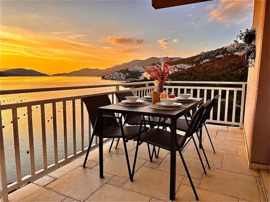 Beautiful Fully Renovated Apartment By The Sea, Large Balcony With Enchanting Views Neum Esterno foto