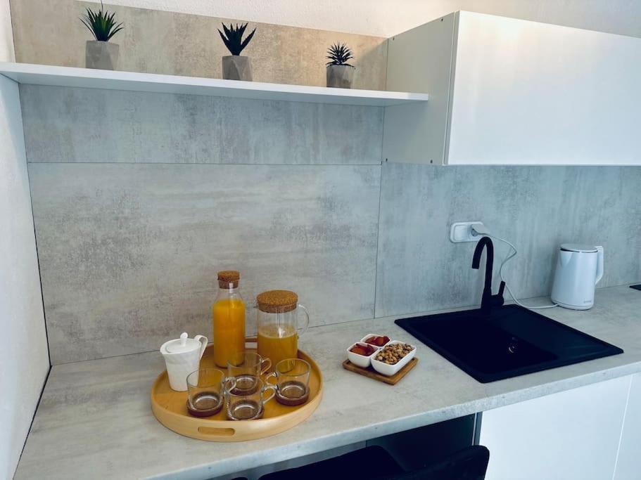 Beautiful Fully Renovated Apartment By The Sea, Large Balcony With Enchanting Views Neum Esterno foto