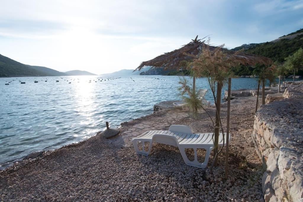 Beautiful Fully Renovated Apartment By The Sea, Large Balcony With Enchanting Views Neum Esterno foto