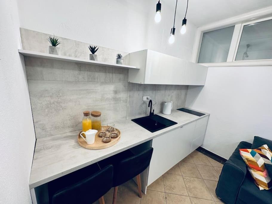 Beautiful Fully Renovated Apartment By The Sea, Large Balcony With Enchanting Views Neum Esterno foto